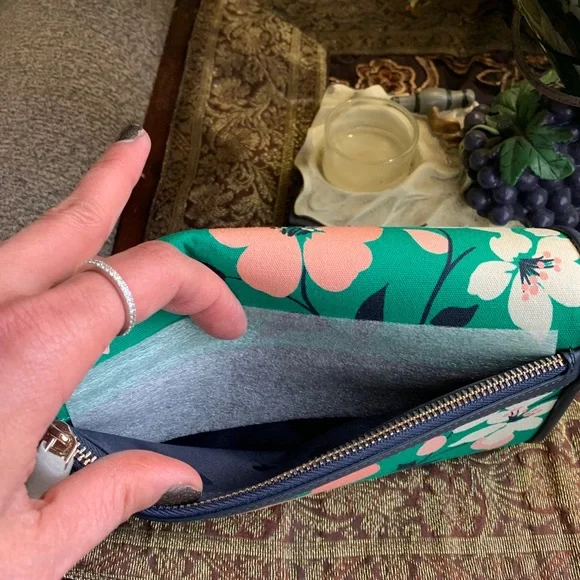 Authentic KATE SPADE Leather/canvas floral bifold large wallet - Picture 12 of 14